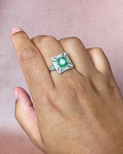 Art Deco-Style Diamond Ring 0.77 carat &amp; Emeralds "Isolde"