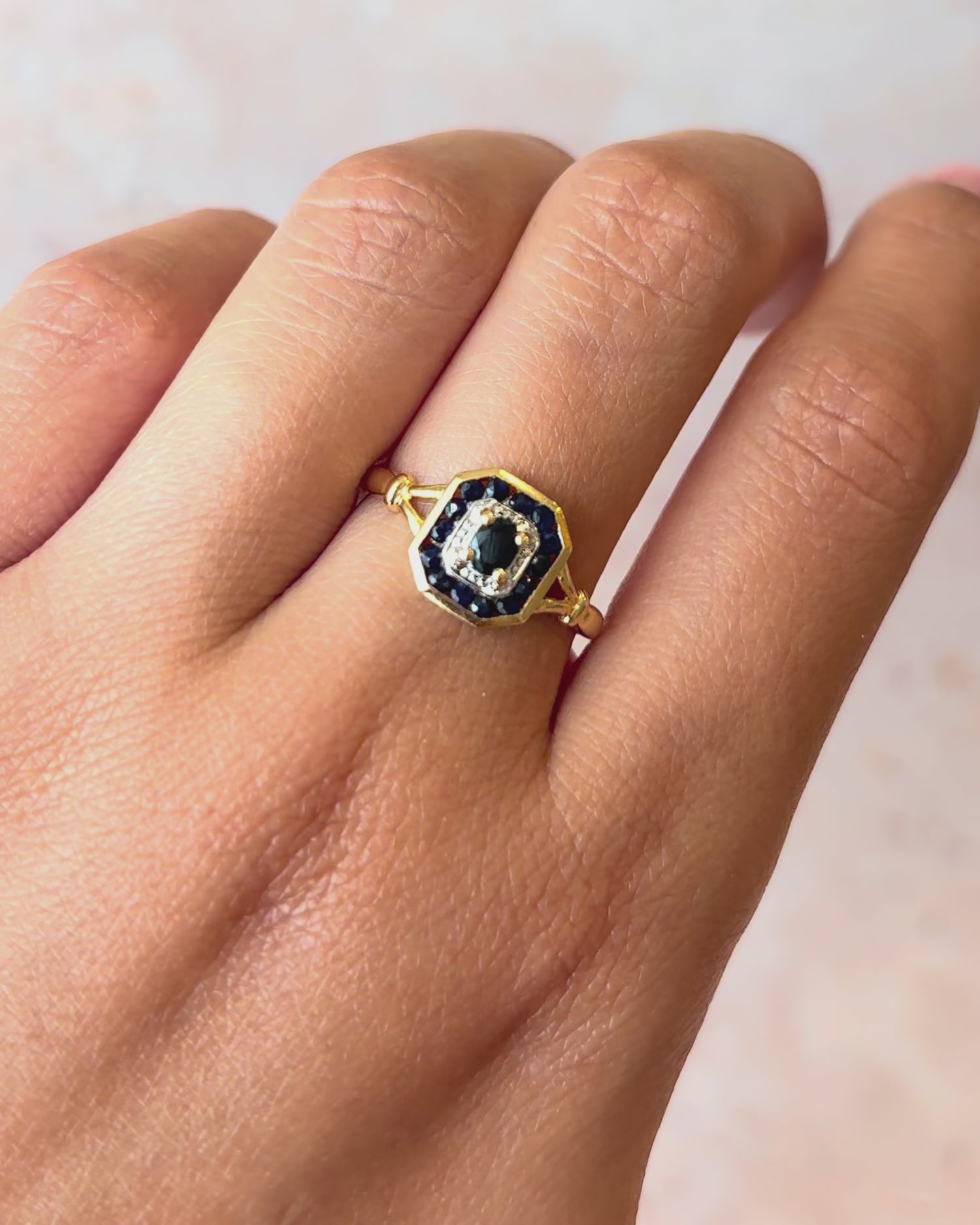 Bague Style Art-Déco Saphirs 0.57 carat "Annaelle"