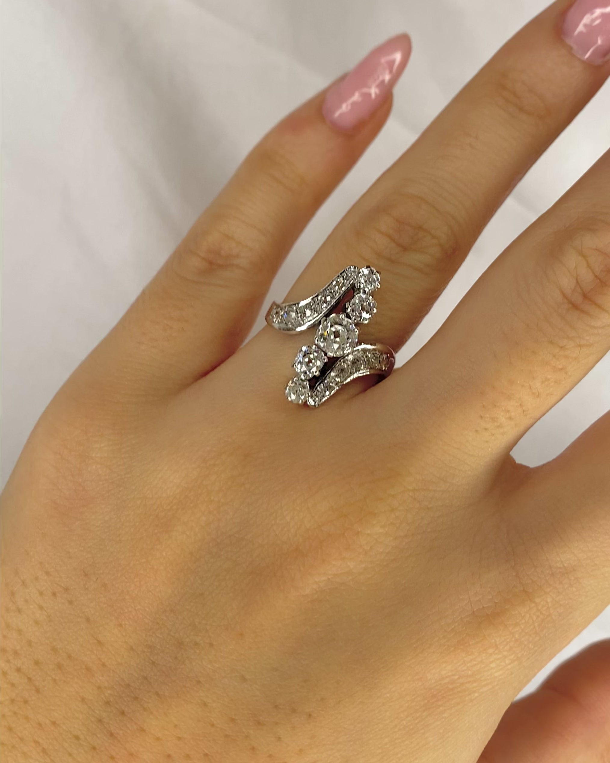 Bague Tourbillon Diamants 1.10 carat "Camélia"