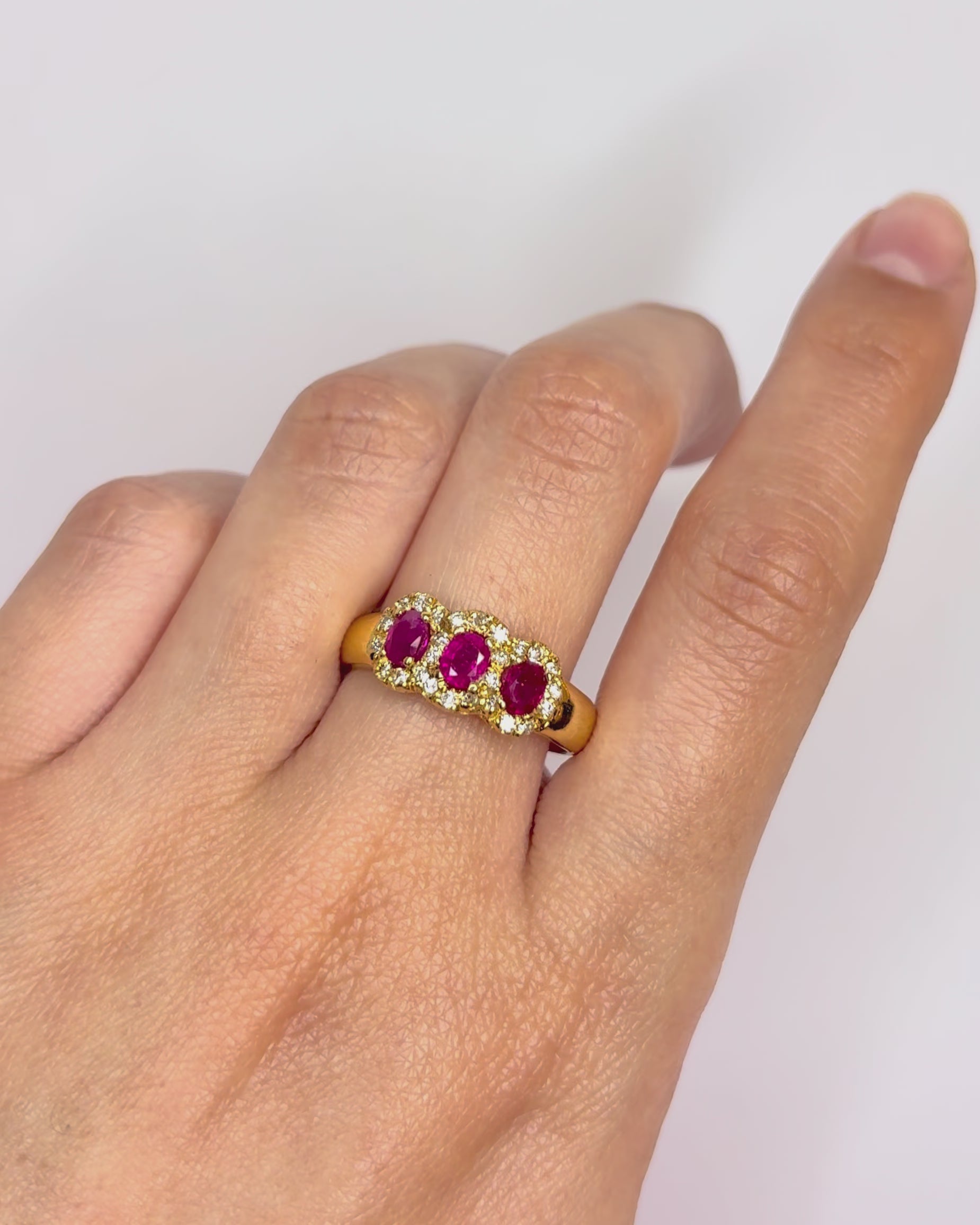 Trilogy Ring Ruby 0.90 carat &amp; Diamonds "Iris"