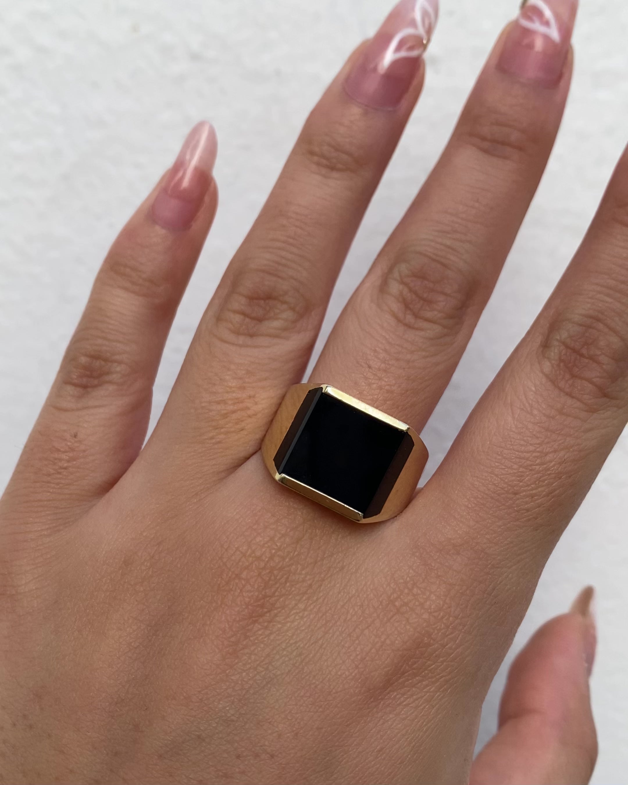 Bague Chevalière Onyx 8.37 g "Elona"