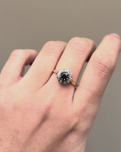 Bague Marguerite Saphir 0.45 carat &amp; 10 Diamants &quot;Marlène&quot;