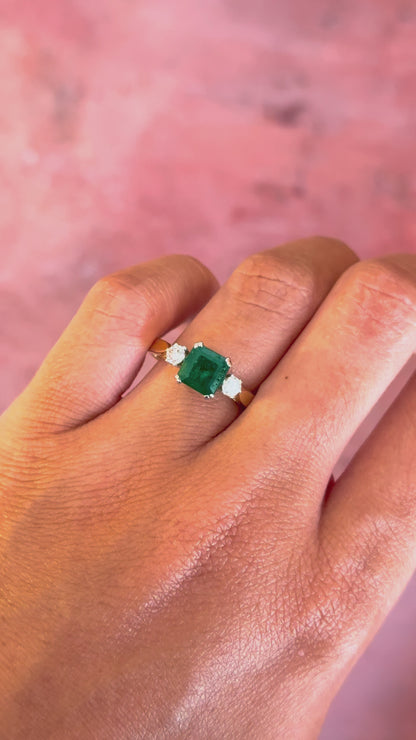 1.04-carat Emerald &amp; 0.20-carat Diamond Trilogy Ring "Léa"