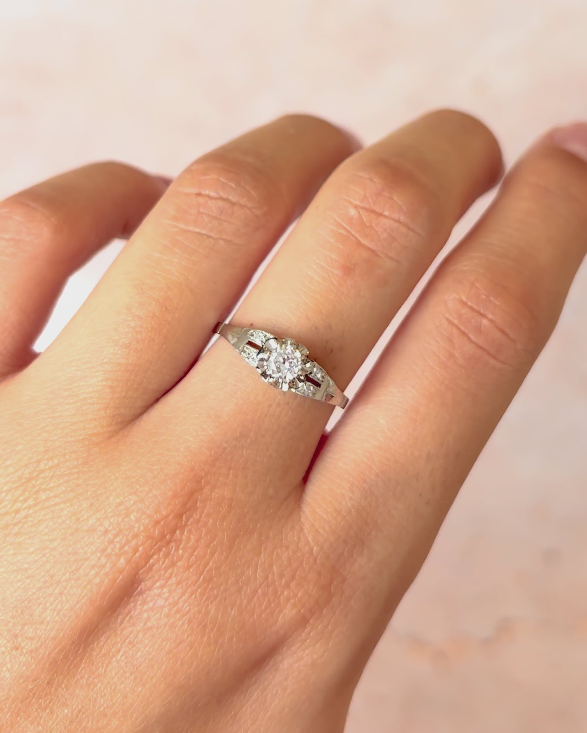 Art Deco-Style Diamond Ring 0.26 carat “Maude”