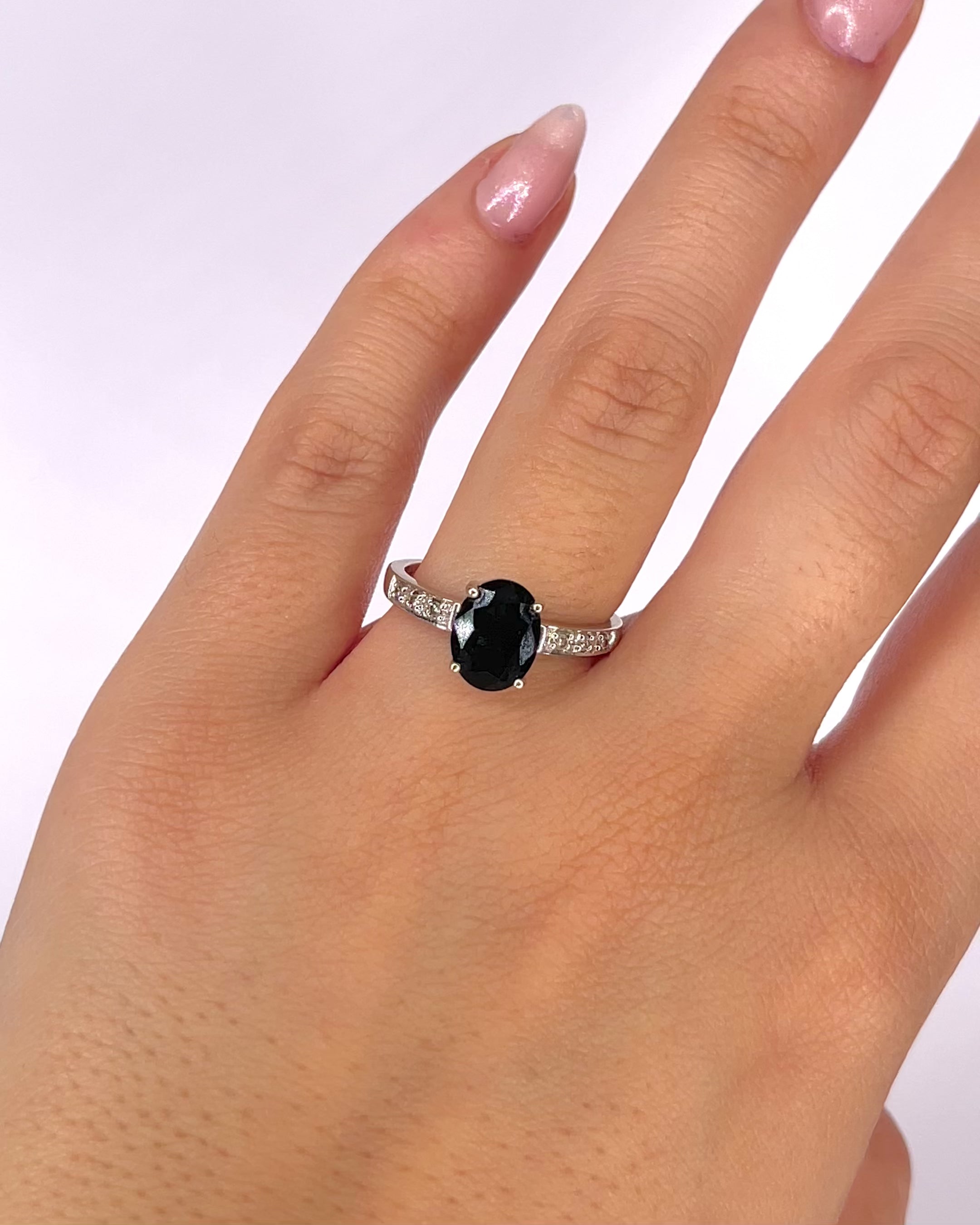 Solitaire Sapphire Ring 2.10 Carats &amp; 6 Diamonds "Olivia"
