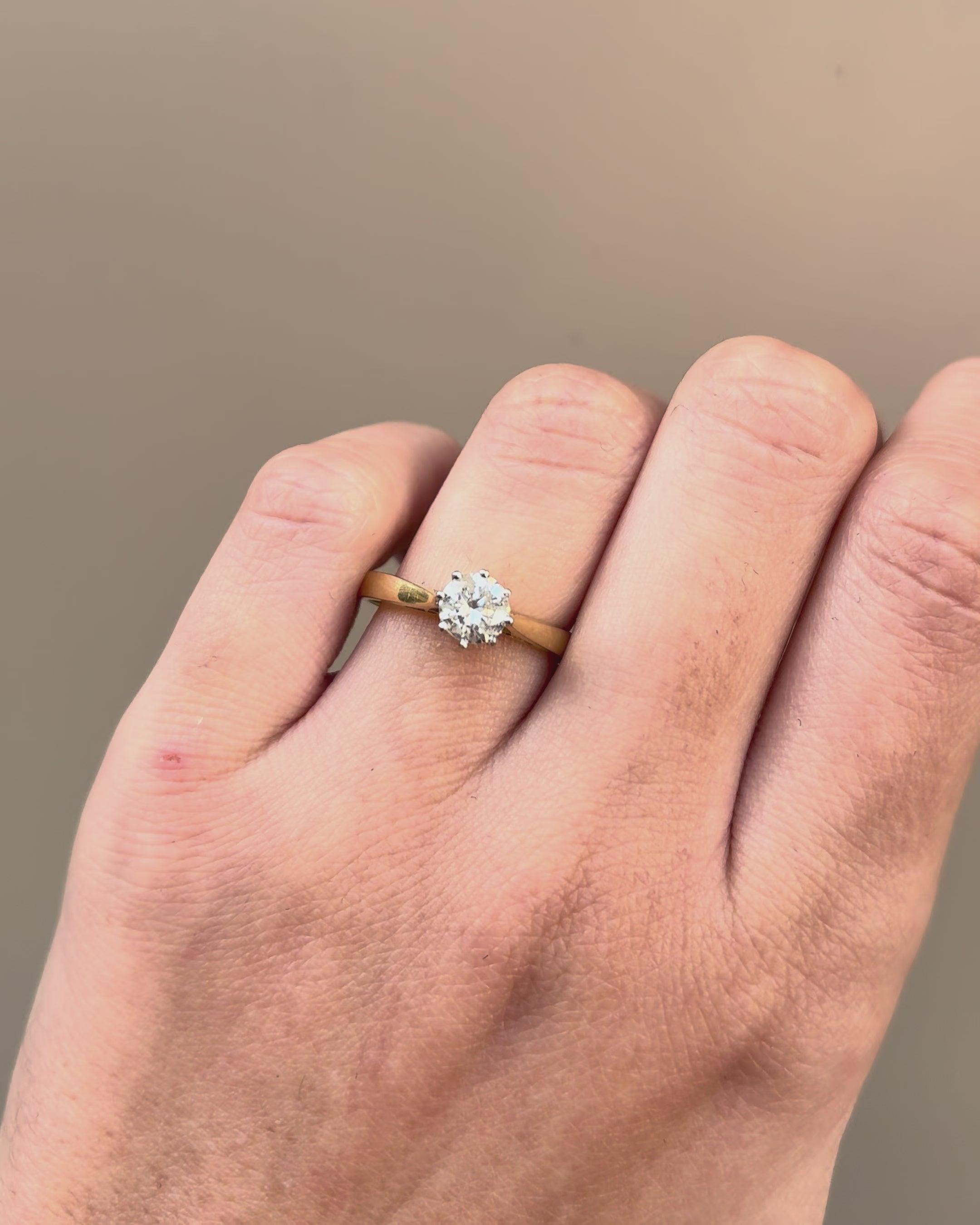 Solitaire diamond ring