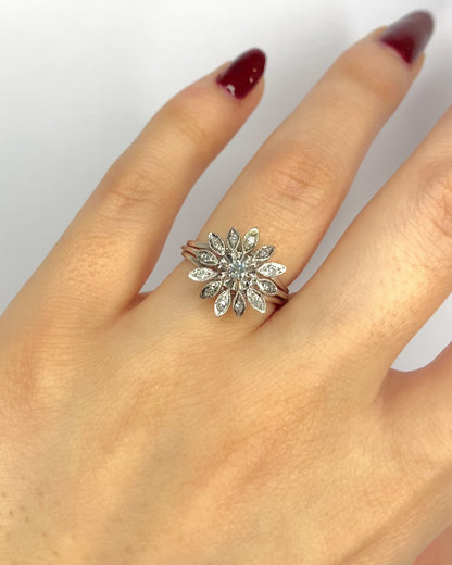 Marguerite Ring 13 Diamonds "Yasmine"
