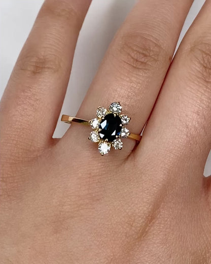 Marguerite Ring Sapphire 0.91 Carat &amp; Diamonds 0.52 Carat "Léna"