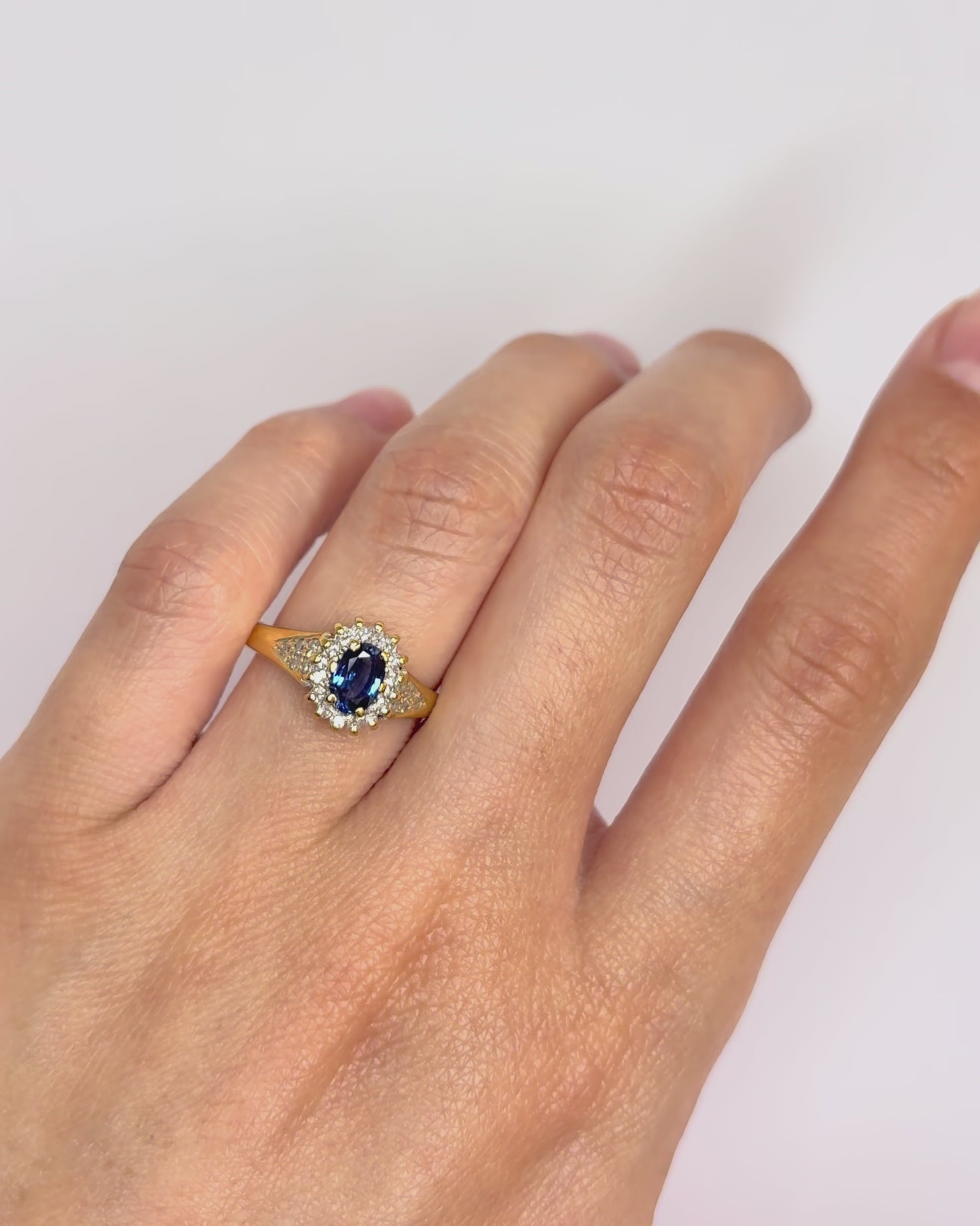 Bague Marguerite Saphir 0.60 carat &amp; Diamants "Raina"