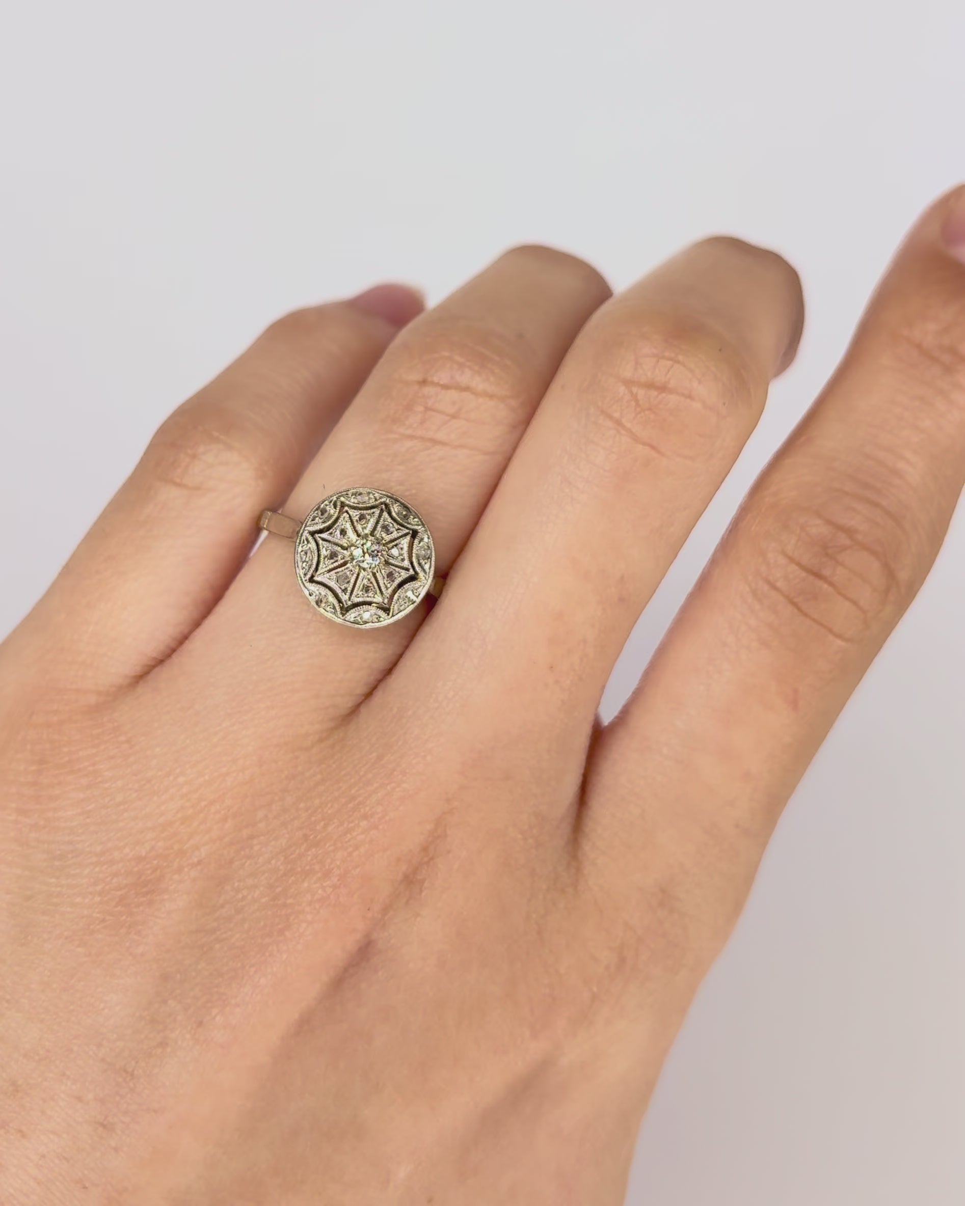 Art Deco Ring 17 Diamonds "Taria"