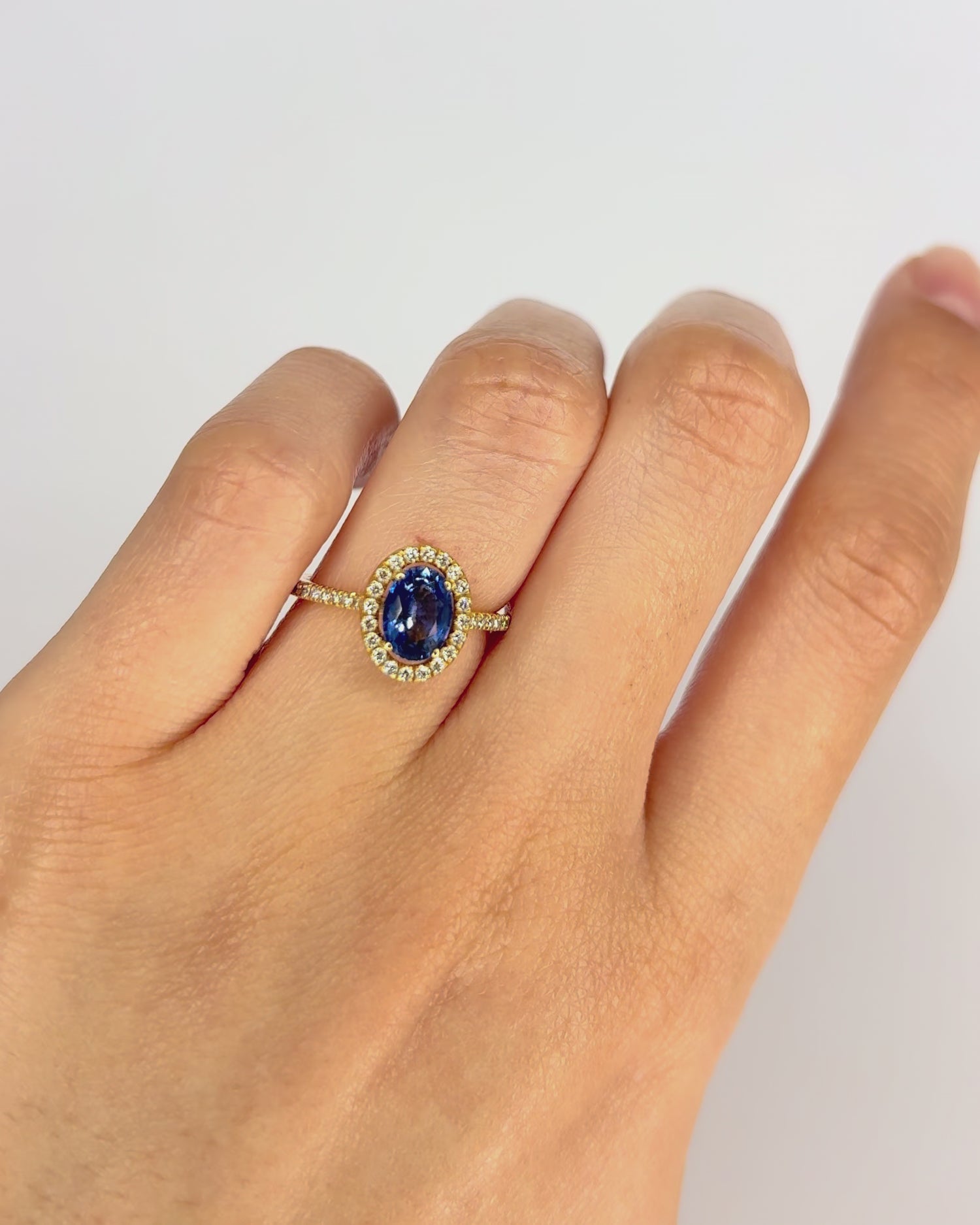 Anillo estilo Art Déco zafiro 1.08 quilates y diamantes "Bianca"