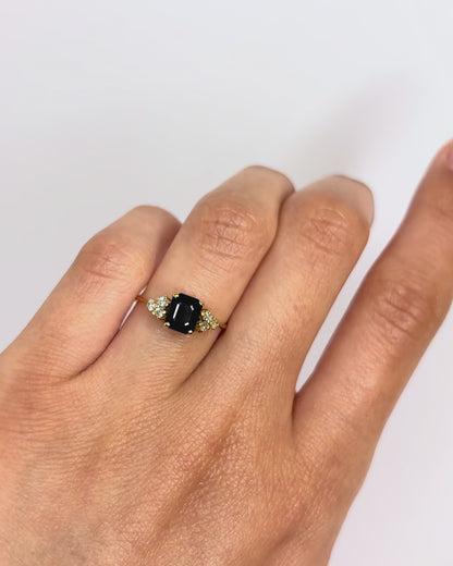 Bague Trilogie Saphir 1.20 carat &amp; Diamants "Carmen"