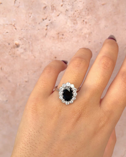 Anillo Marguerite Zafiro 3 quilates y 12 diamantes 0,84 quilates "Aymone"