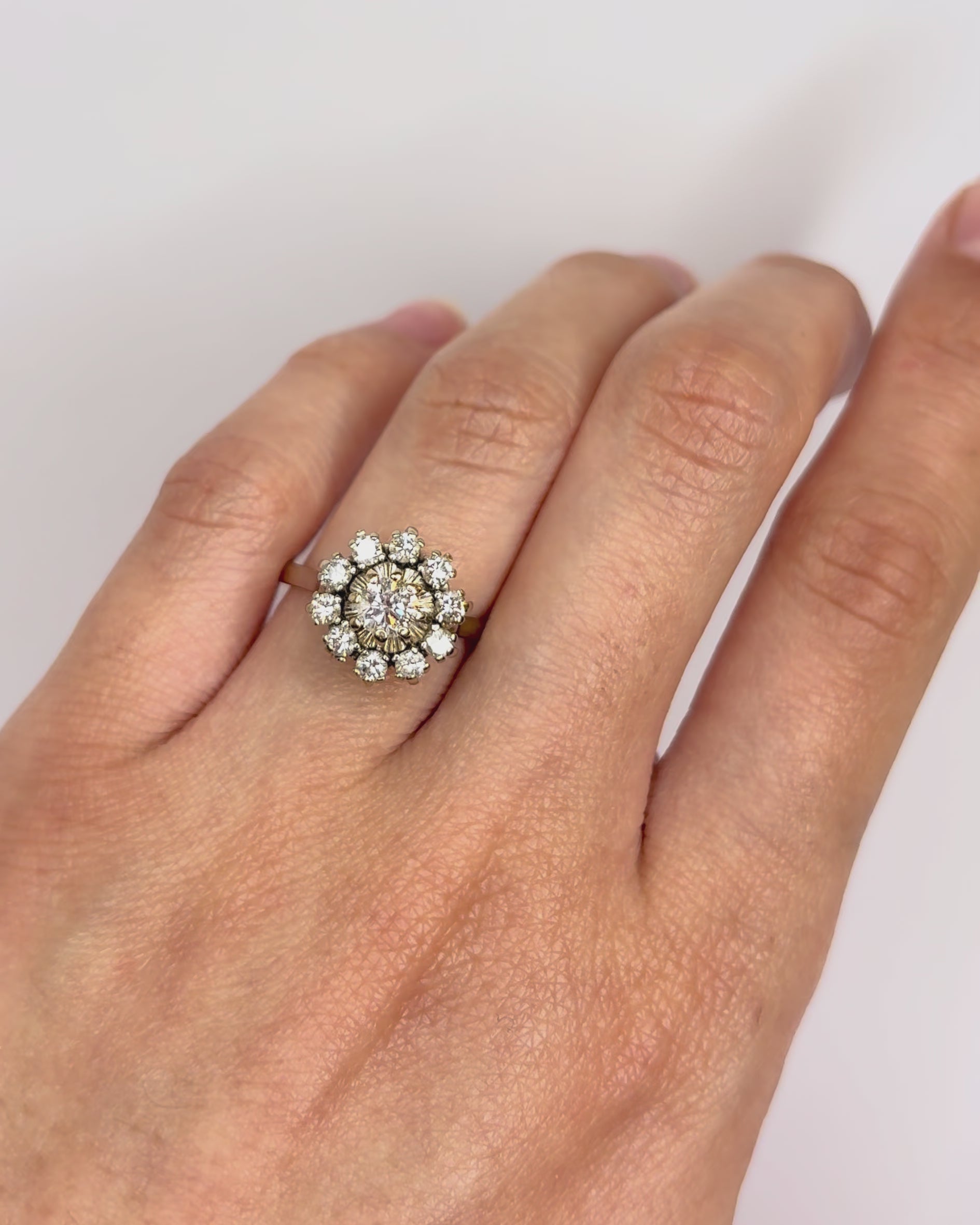 Bague Marguerite Diamants 0.60 carat "Elinda"