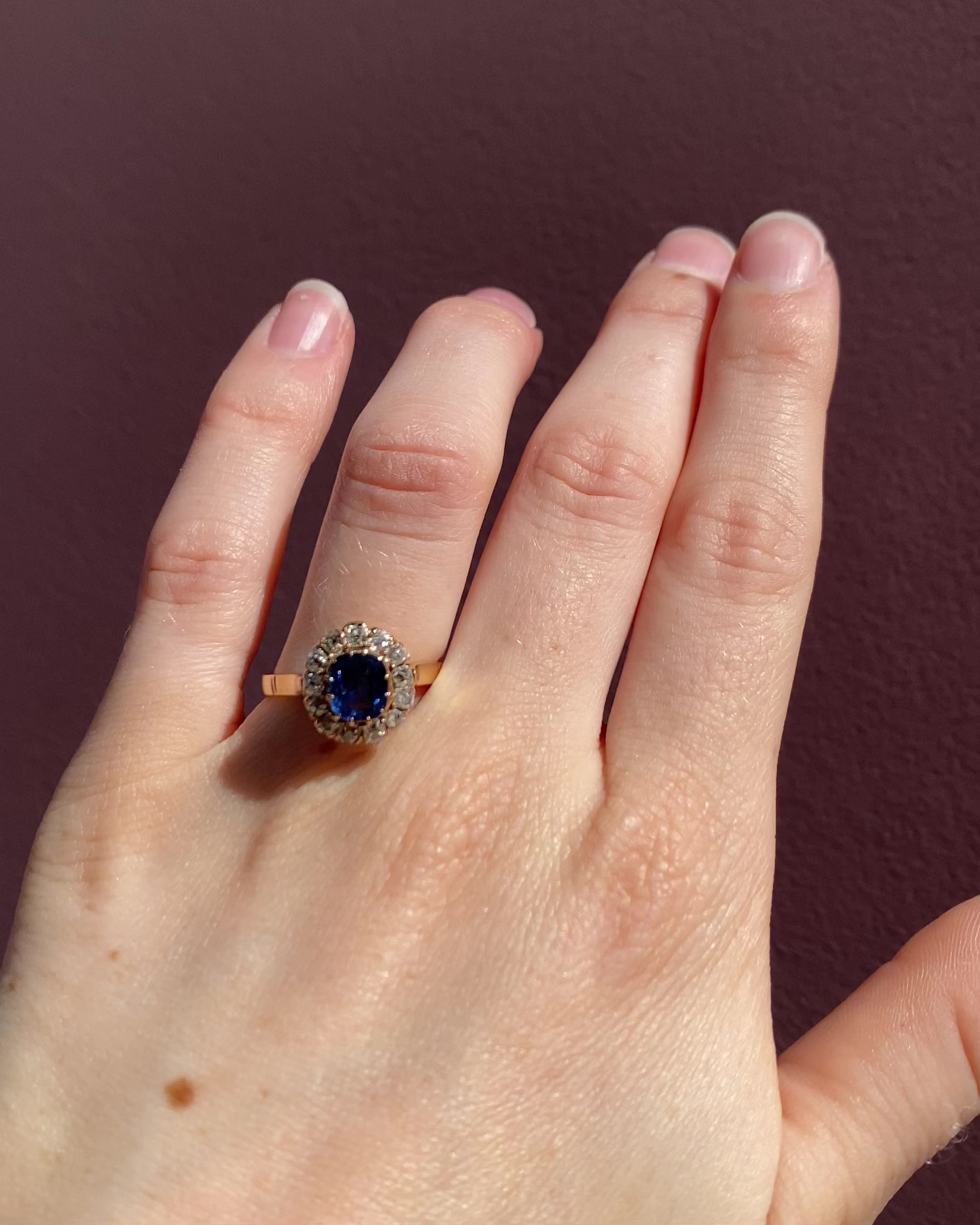 Bague Marguerite Saphir Ceylan 1.10 carat &amp; Diamants "Cleiane"