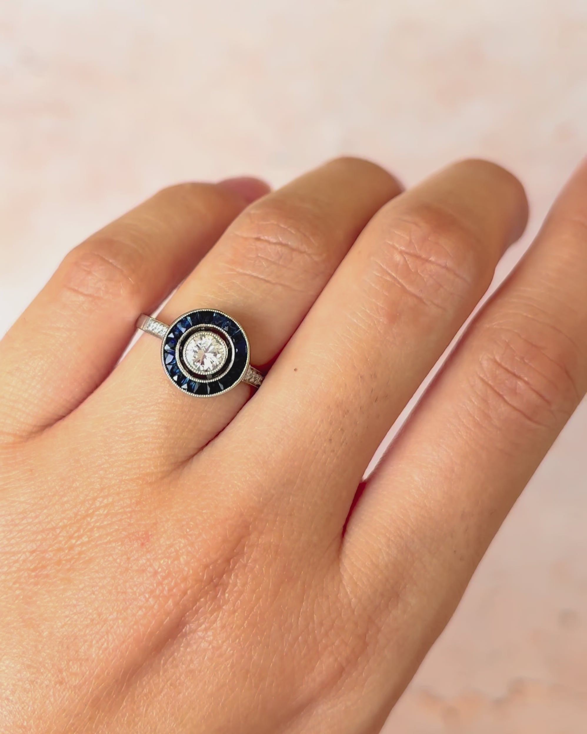 Bague Style Art-Déco Saphirs 0.45 carat &amp; Diamants 0.45 carat "Irina"