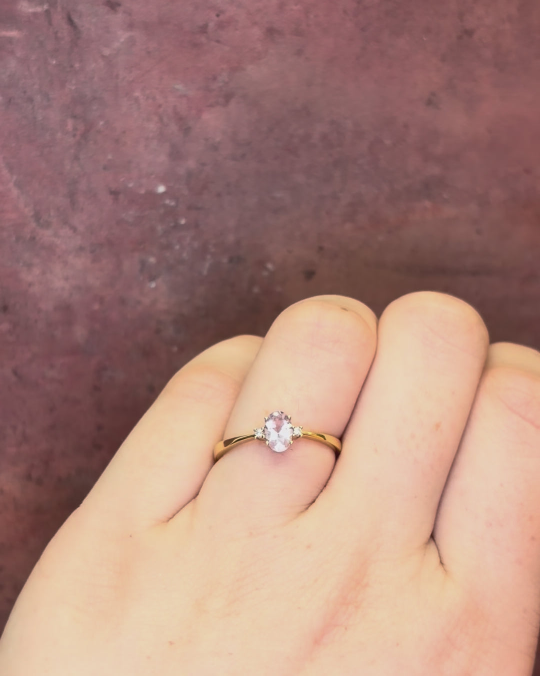 Anillo trilogía de cuarzo rosa de 0.40 quilates y diamantes «Léana»