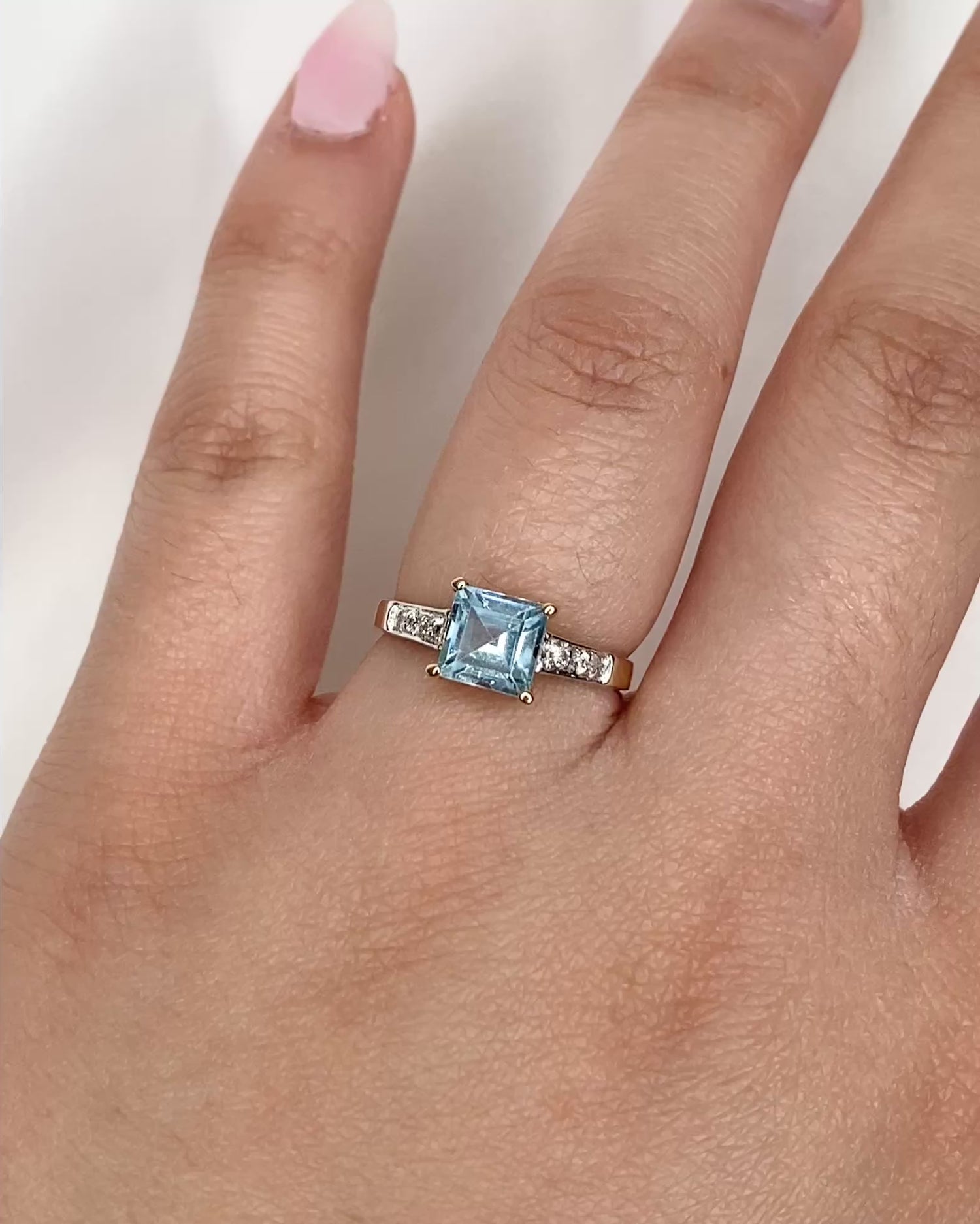 Bague Solitaire Topaze 1.40 carat &amp; Diamants "Asma"