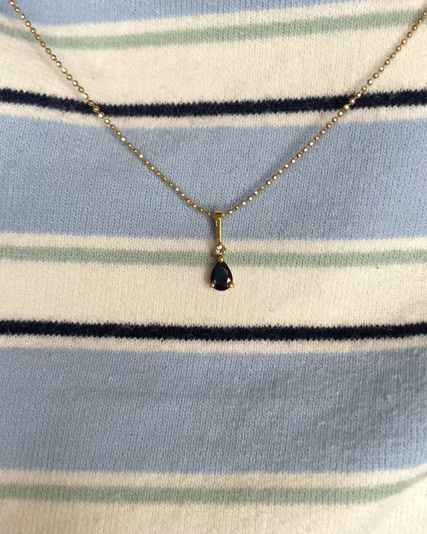 0.30 Carat Sapphire &amp; Diamond Pendant "Ana"