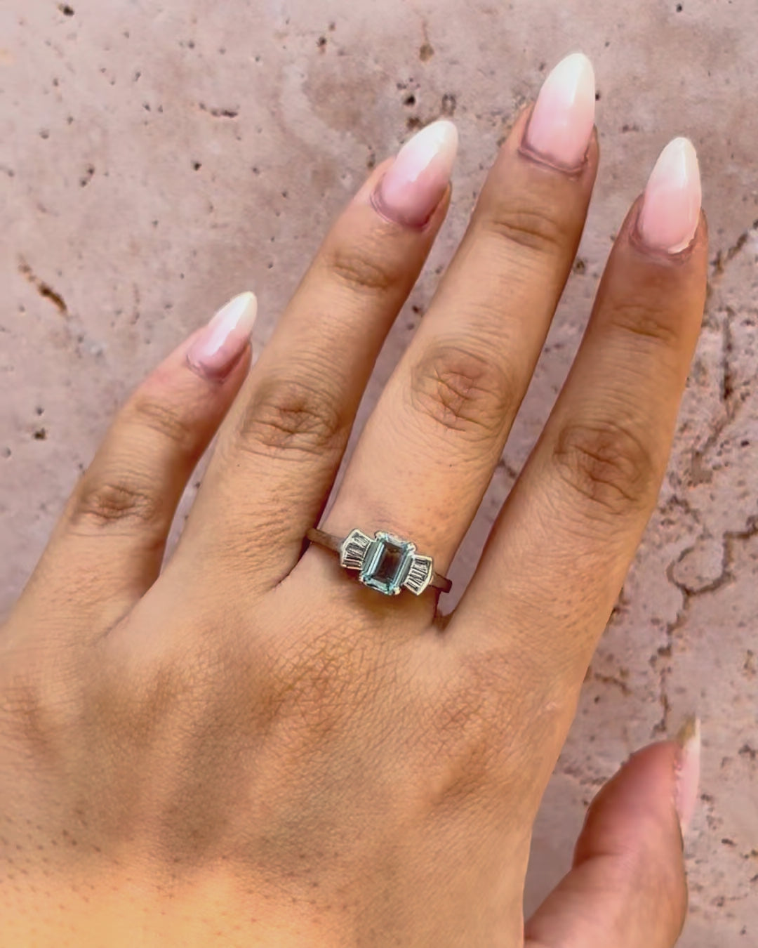 Anillo Trilogía Aguamarina 0,80 quilates y Diamantes "Penélope"