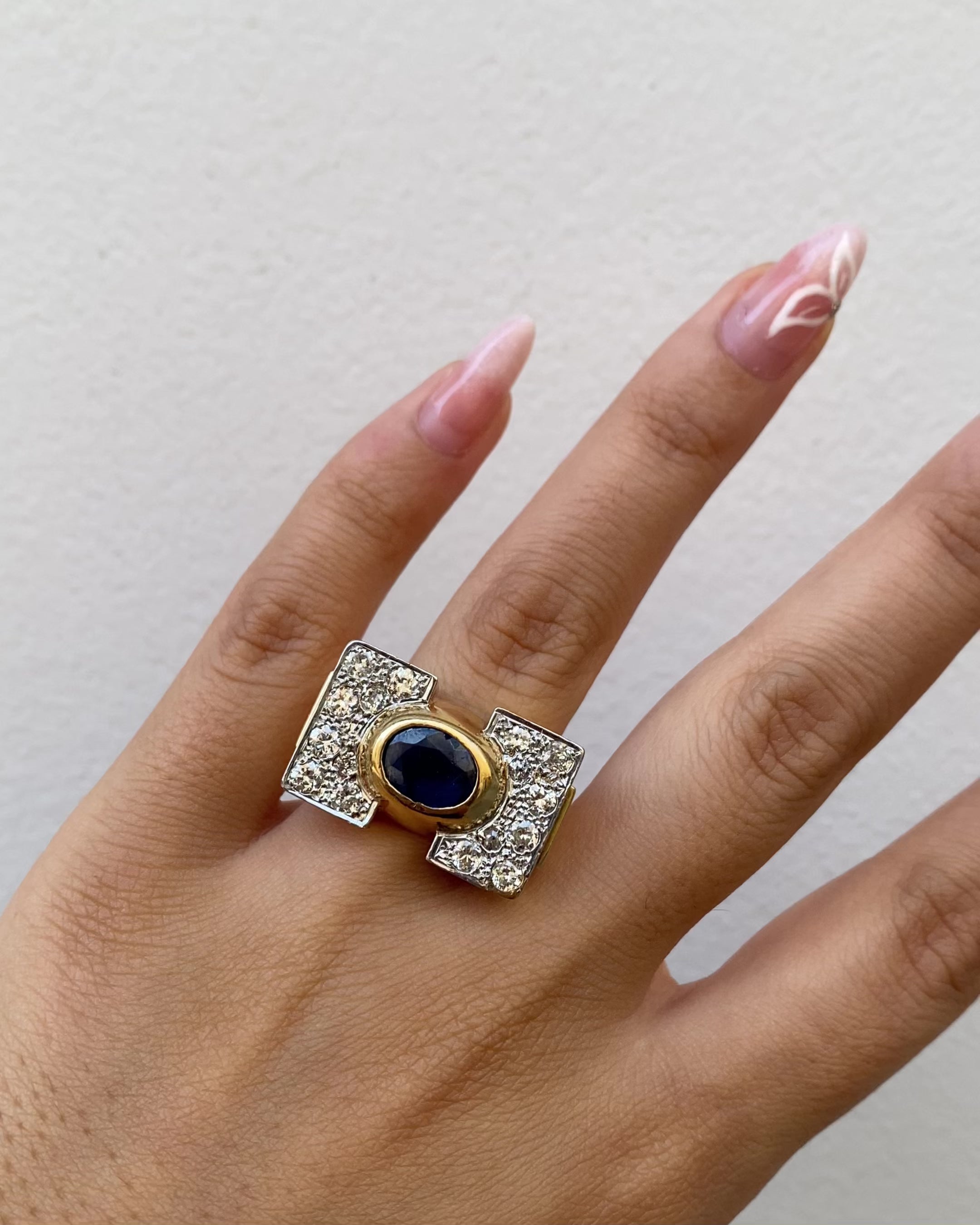 Bague Tank Saphir 2.10 carats &amp; Diamants 1.32 carat  &amp; or 15,52g "Joséphine"