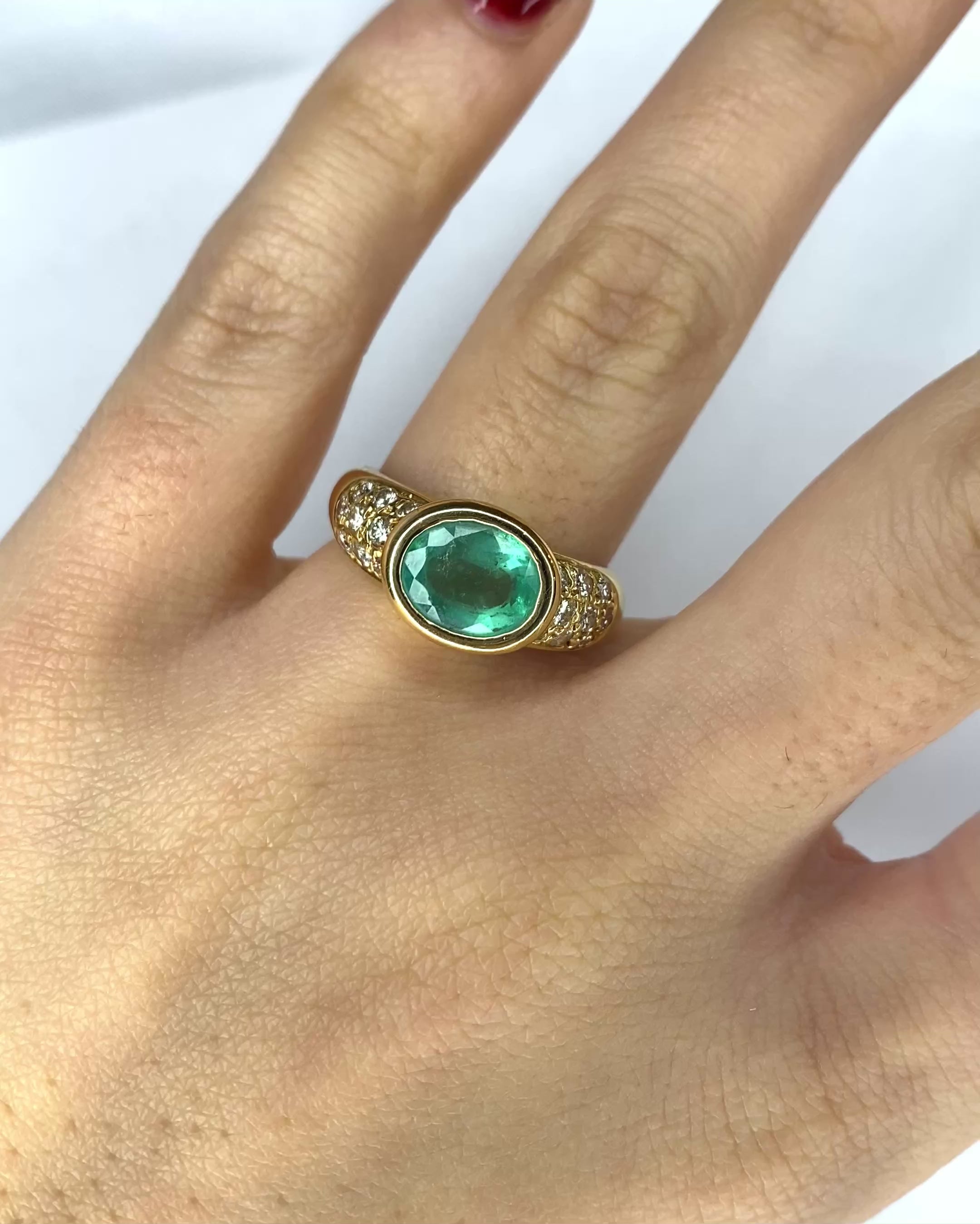 Bague Vintage Jonc Emeraude 1.78 Carat &amp; 18 Diamants "Carolina"