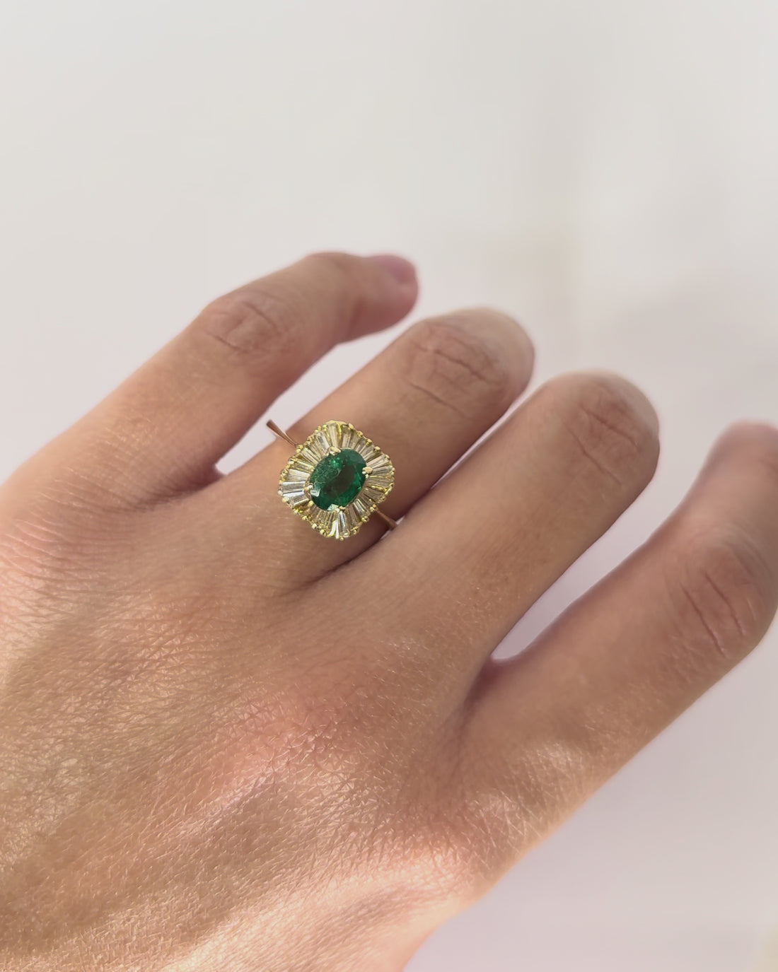 Bague Marguerite Émeraude 0.95 ct &amp; 22 Diamants &quot;Albane&quot;