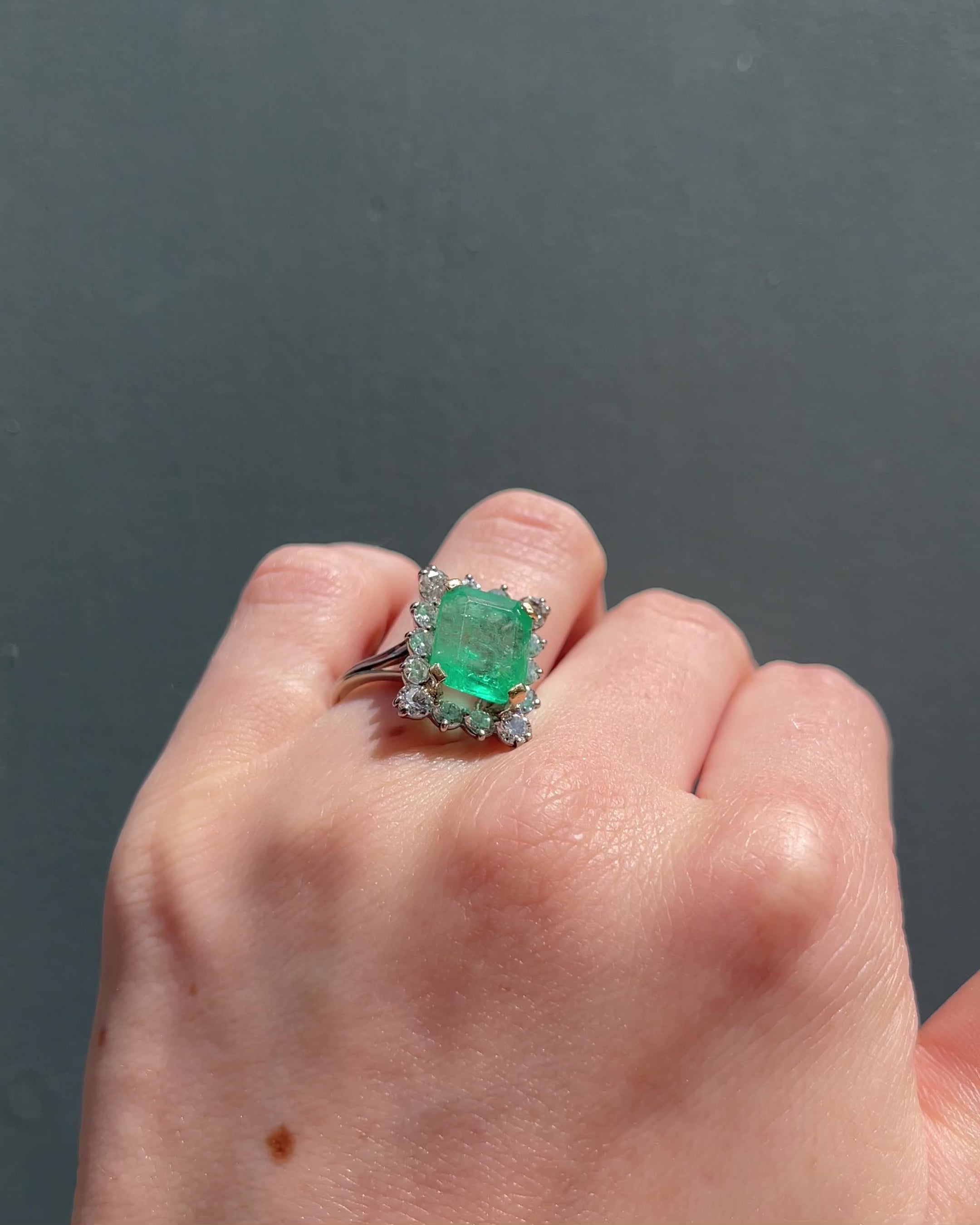 Bague Marguerite Emeraude 3.10 carats &amp; Diamants "Elisa"