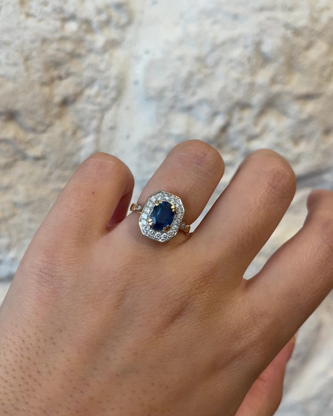 Bague Art Déco Saphir 1.60 carat &amp; Diamants &quot;Aziliz&quot;