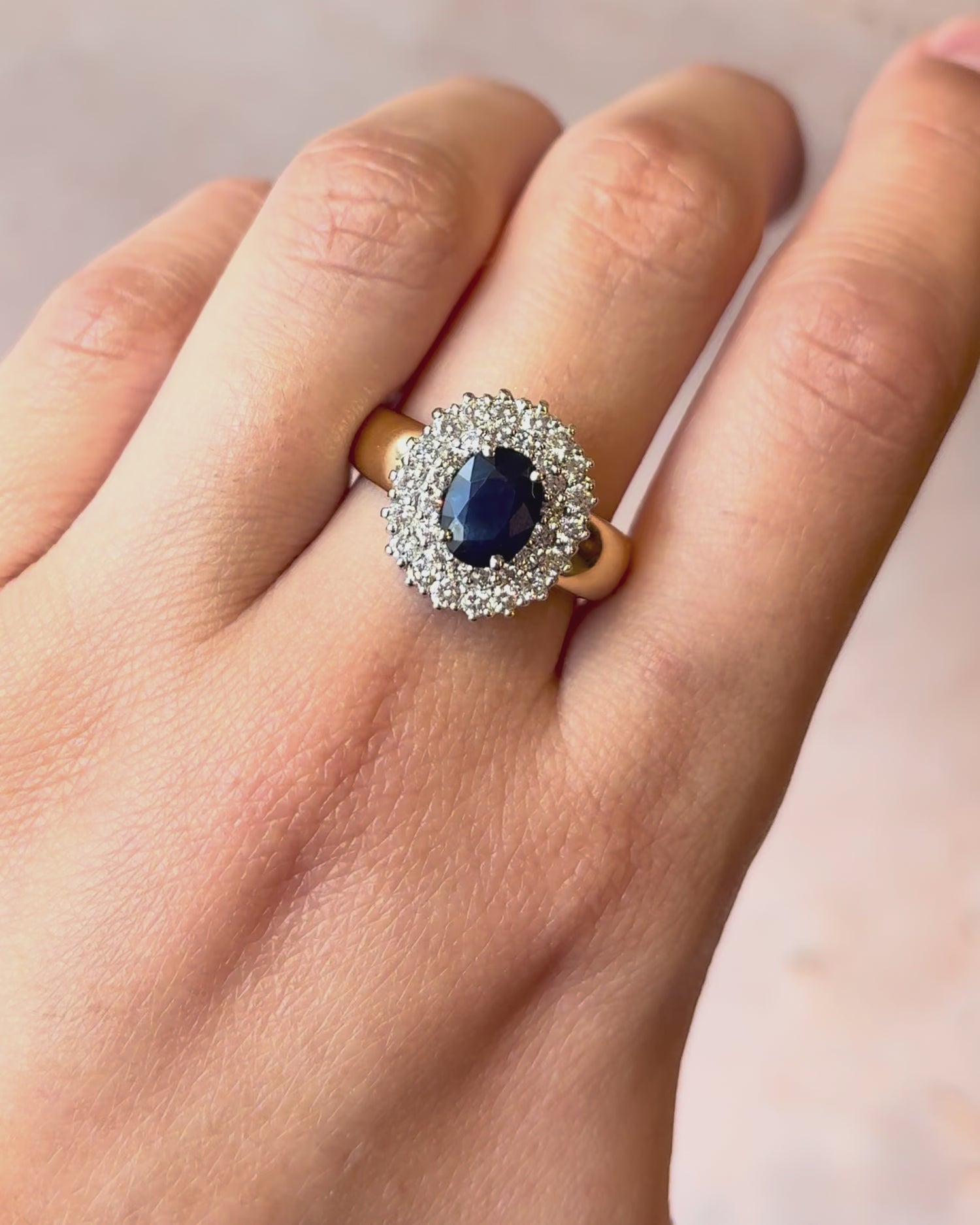 Bague Marguerite Saphir 1.75 carat &amp; Diamants 0.51 carat "Estelle"
