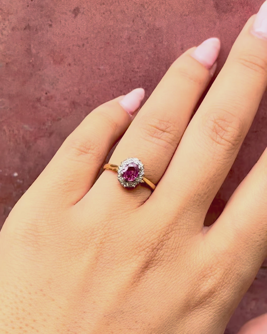 Anillo Margarita de Rubí de 0,70 quilates y Diamantes «Céline»
