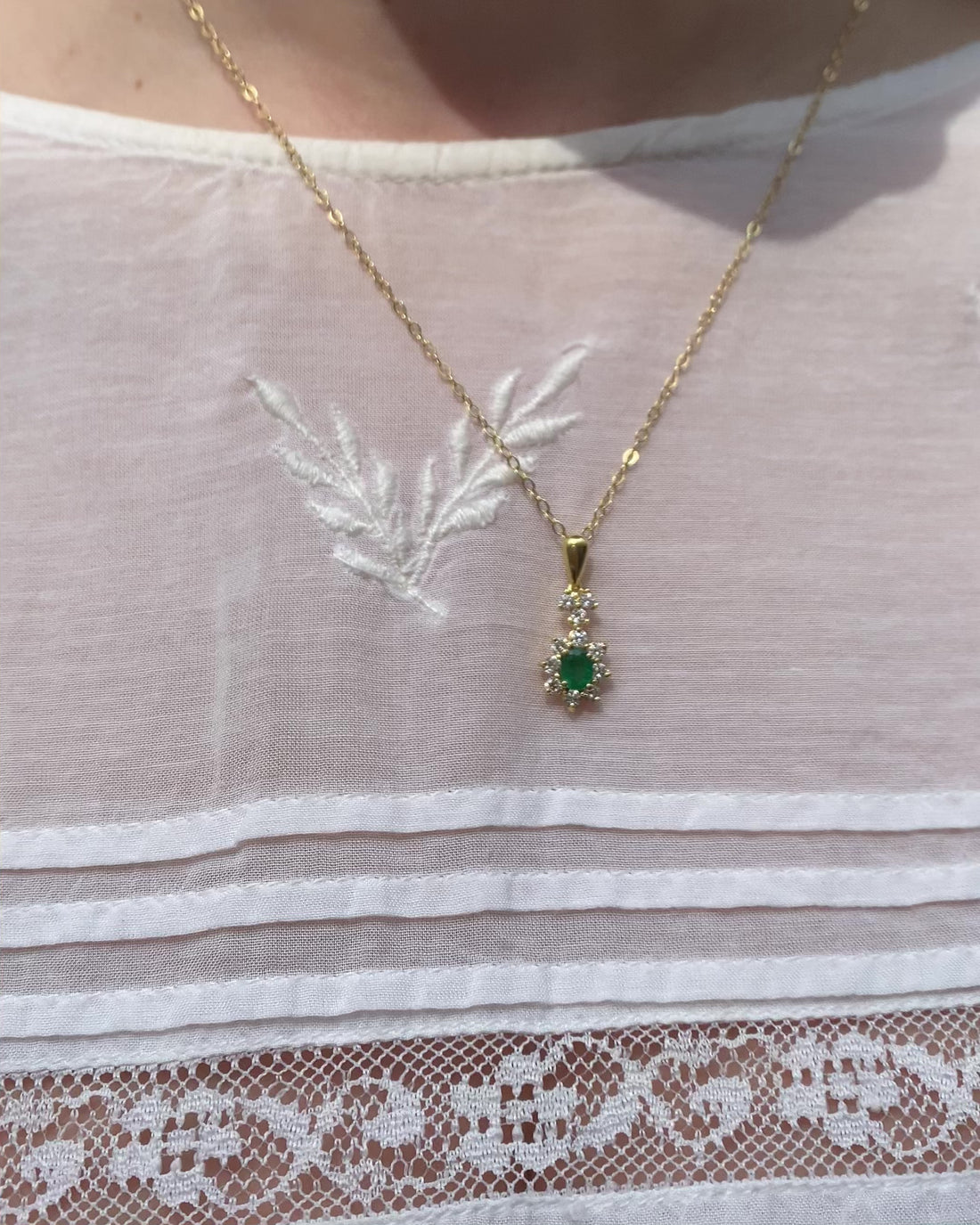 Pendentif Marguerite Emeraude 0.48 carat &amp; Diamants &quot;Aveline&quot;