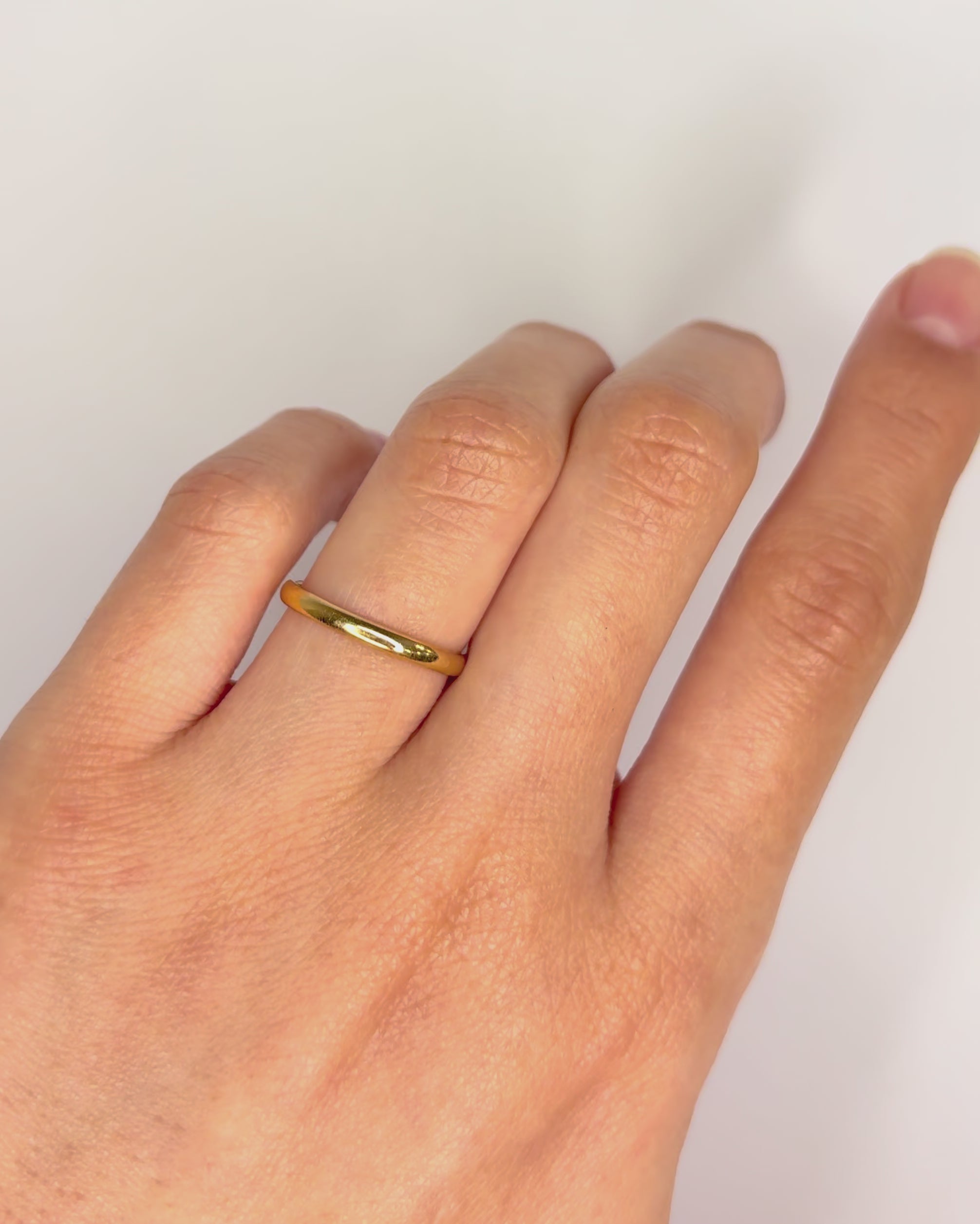 18-Carat Yellow Gold Wedding Band "Irina"