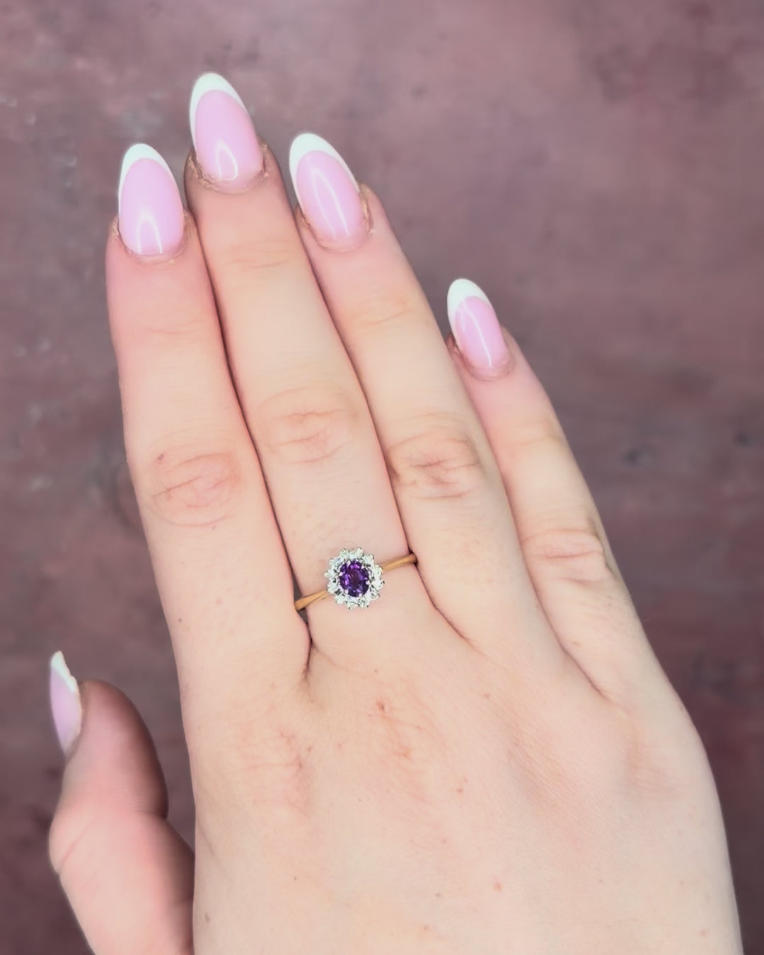 Anillo Margarita de amatista de 0.38 quilates y diamantes «Lily»