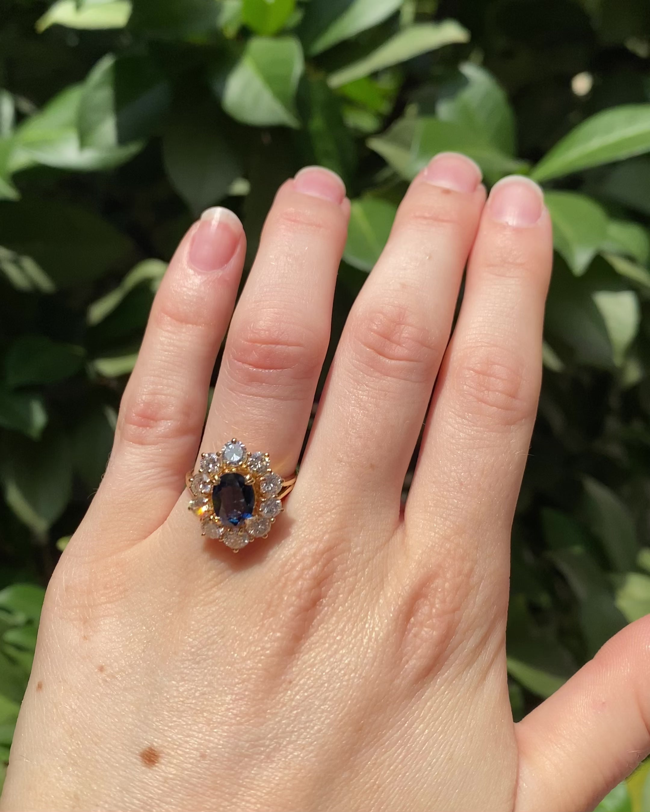 Bague Marguerite Saphir 1.20 carat &amp; Diamants 2 carats "Eleonore"