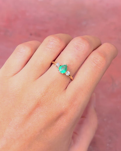 0.70-carat Emerald Trilogy Ring &amp; Diamonds "Camille"