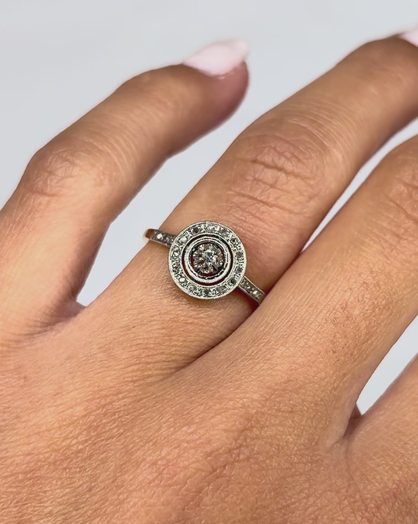 Art Deco Diamond Ring "Ondine"