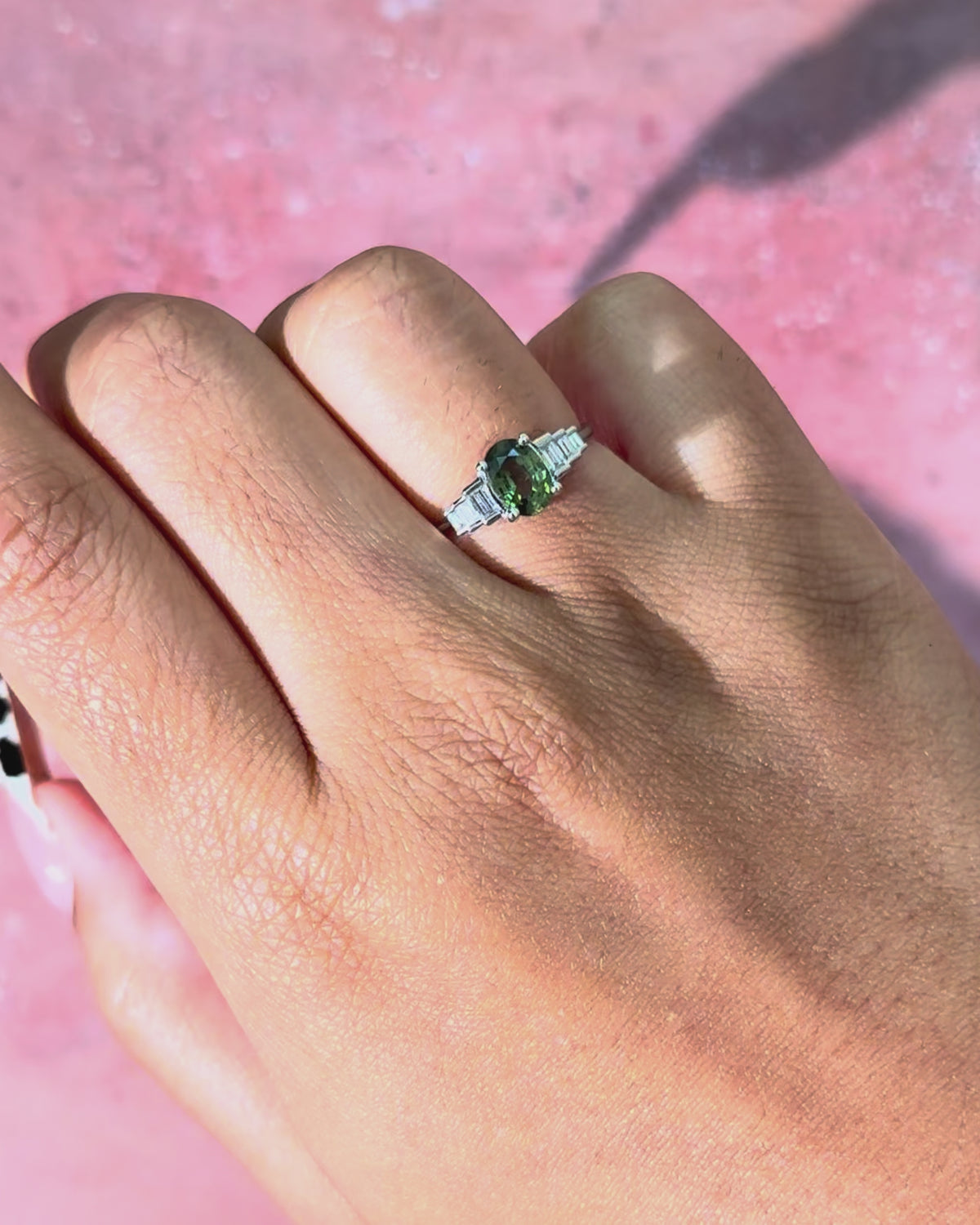 Bague Trilogie Saphir Vert 1.02 carat &amp; Diamants "Fabia"