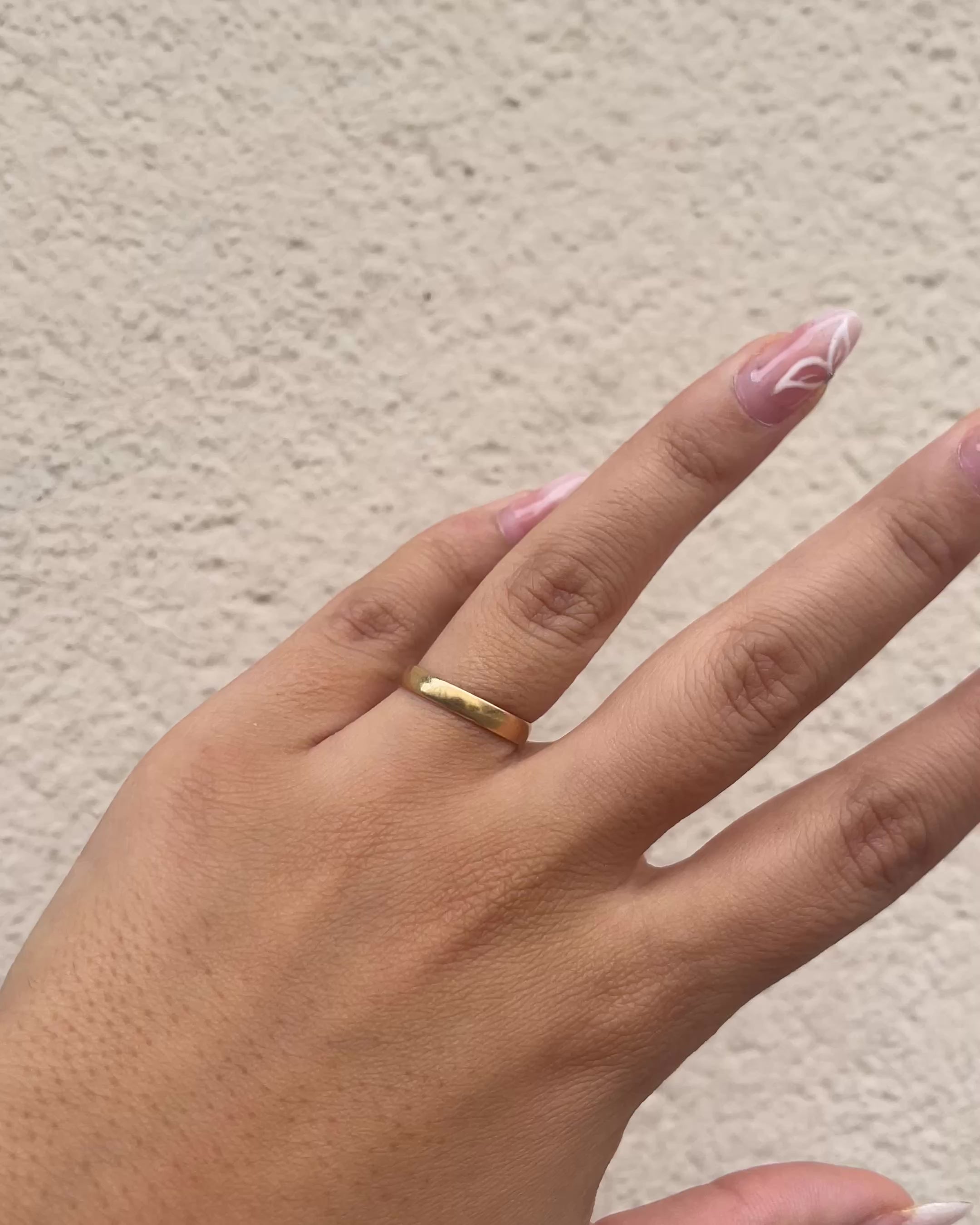 Anillo de compromiso de oro amarillo "Claudine"