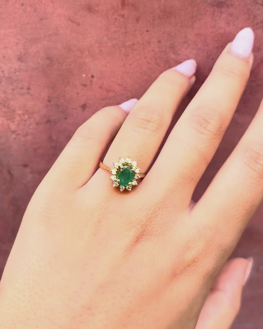 “Pauline” Daisy Ring with a 0.90-carat Emerald and Diamonds, 4.01 g