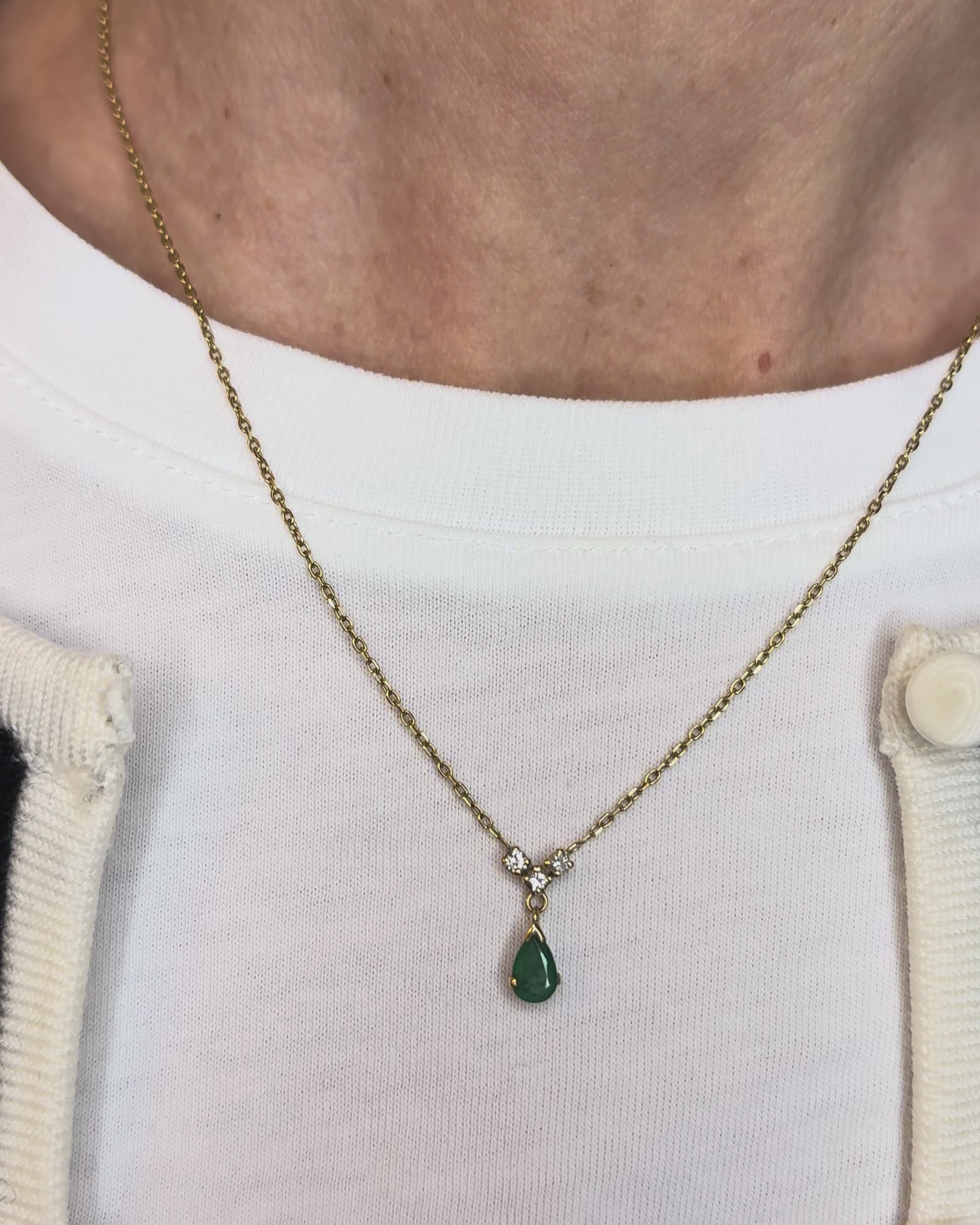 Collier Émeraude 0.44 carat &amp; 3 Diamants "Valérie"