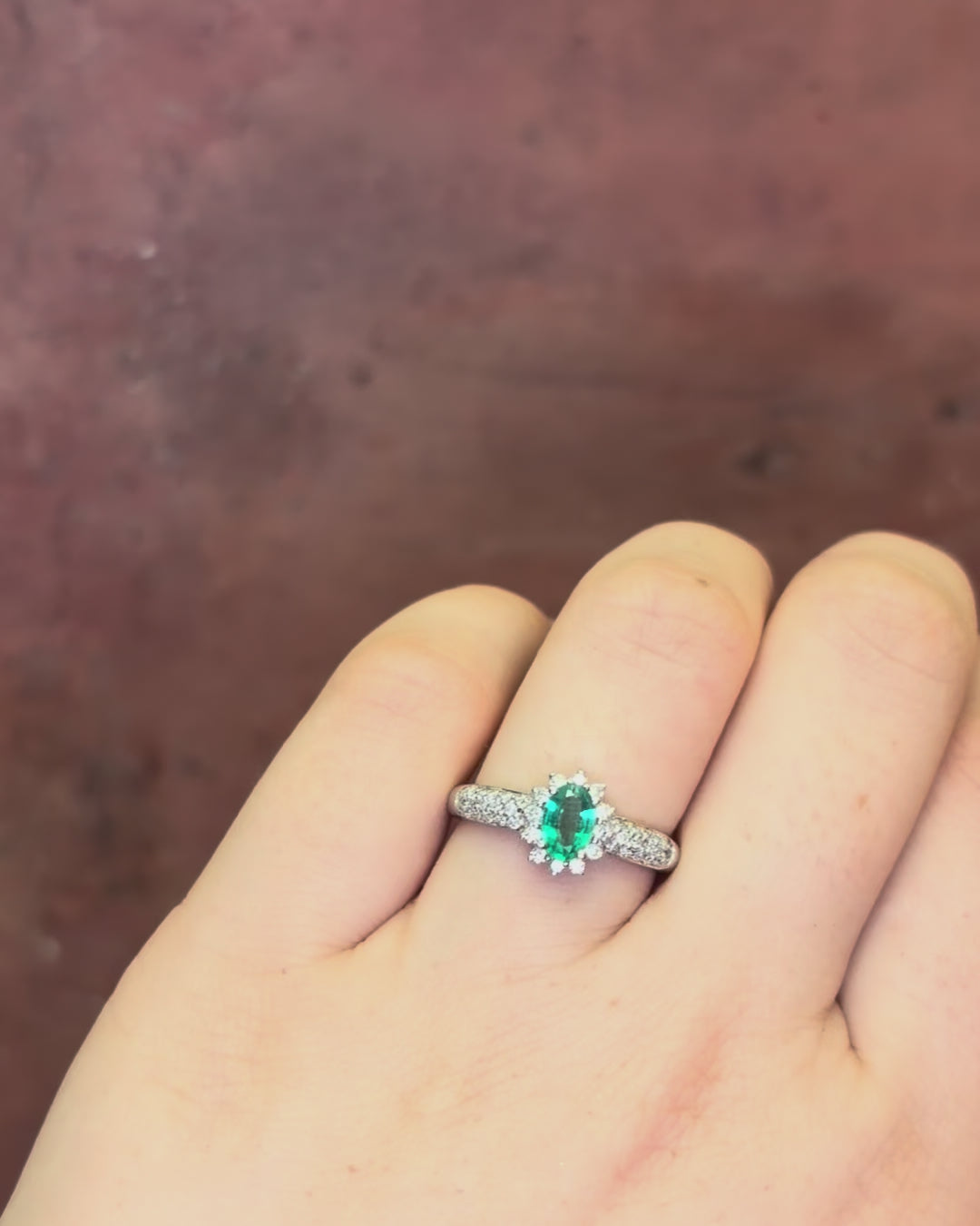 “Amélie” 0.40-carat Emerald &amp; 0.42-carat Diamond Daisy Ring
