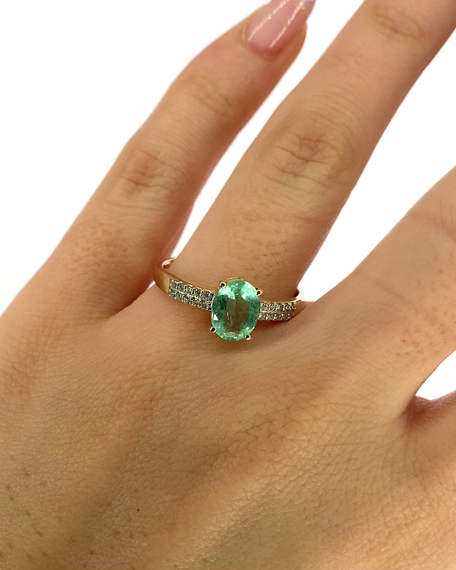 Bague Solitaire Émeraude 1.30 carat &amp; Diamants "Anaëlle"