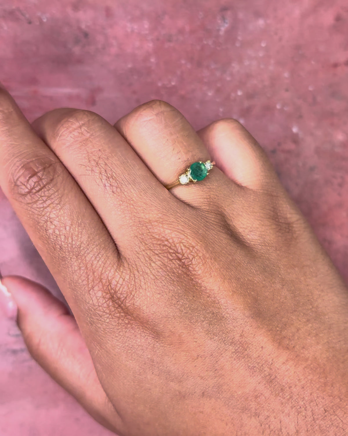 Anillo Trilogía de Esmeralda y Diamantes «Antoinette»