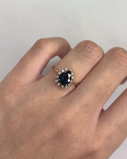 Marguerite Sapphire Ring 1.15 carat &amp; 13 Diamonds &quot;Liwenn&quot;