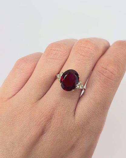 Bague Trilogie Grenat 5.17 carats &amp; 6 Diamants "Irina"