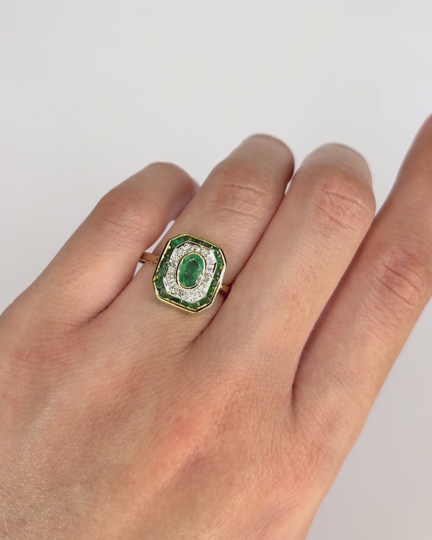 Art Deco Ring Emerald 0.62 carat &amp; Diamonds "Elena"