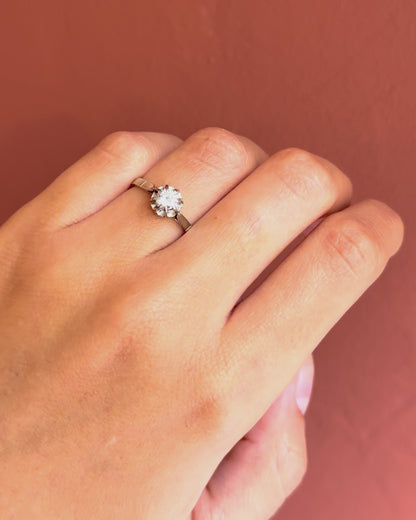 0.35-carat Diamond Solitaire Ring "Tara"
