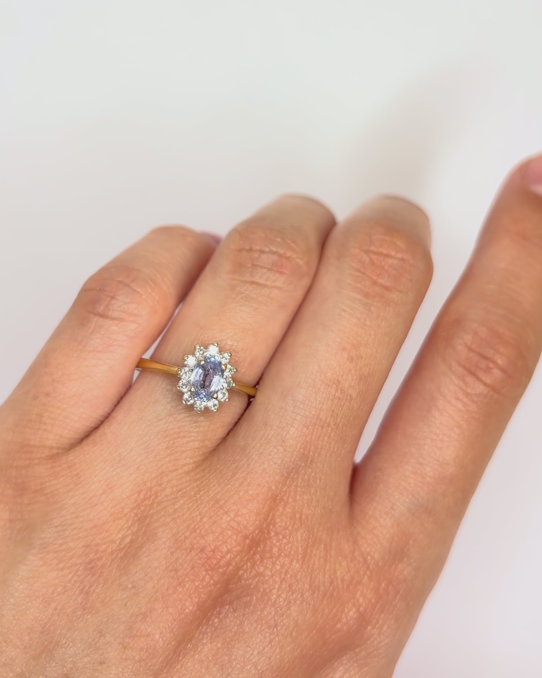 Bague Marguerite Saphir Cornflower 0.64 carat &amp; Diamants "Melina"