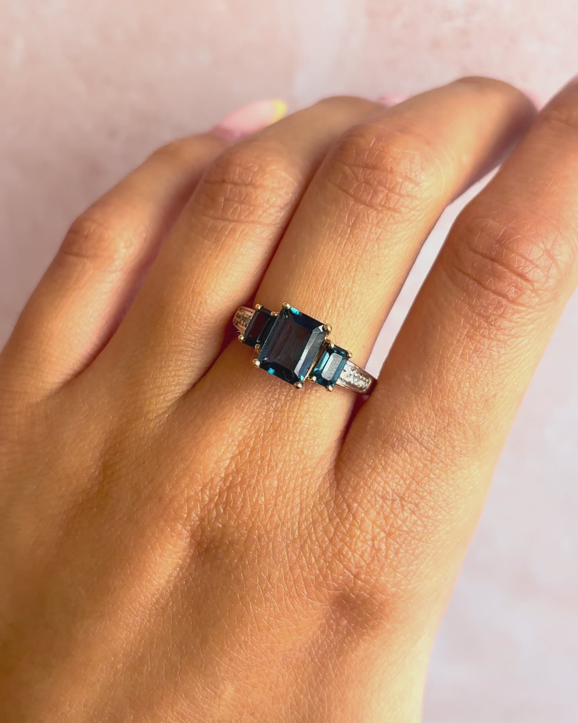 Bague Trilogie Tourmaline 2.05 carats &amp; Diamants "Grace"